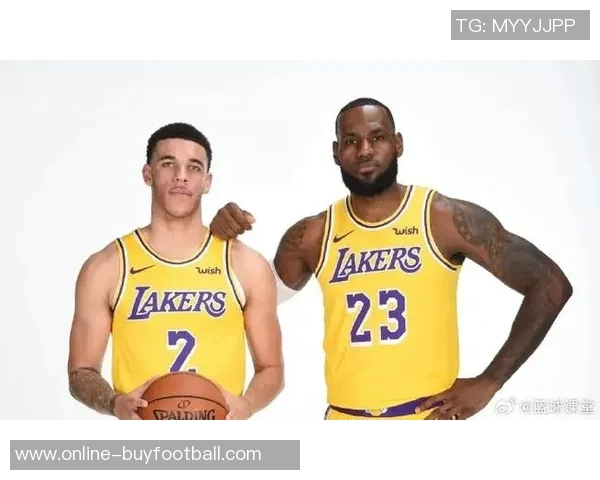 米切尔赞鲍尔赛场思维与詹姆斯相似强调球队所需的关键特质