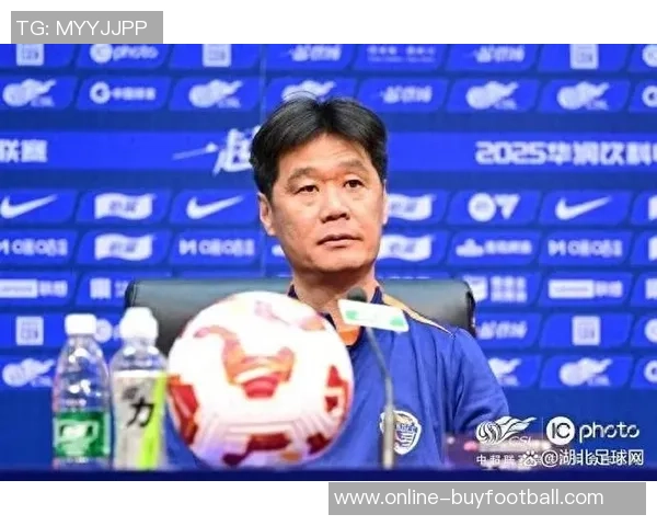 李霄鹏寄语球队专注自我展现实力期待明天比赛精彩表现